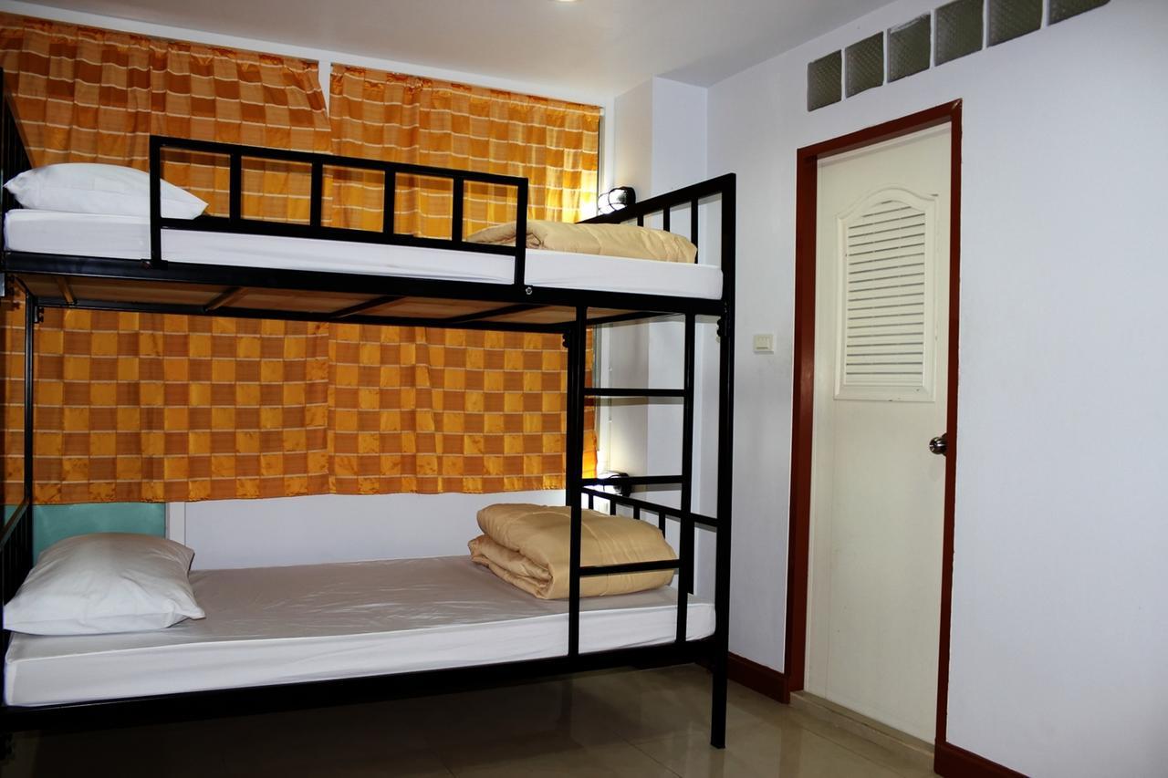 Home Base Hostel (Adults Only) Bangkok Eksteriør billede